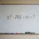 Desafio nostálgico: quem estudou nos anos 90 consegue resolver 10² − √900+ 50