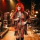 Frase de Rita Lee, cantora brasileira: "Quem não tem bom gosto não tem mau gosto, tem gosto nenhum." Uma reflexão bem-humorada sobre ter personalidade sem medo do julgamento alheio