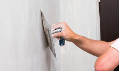 Por que o reboco esfarela pouco tempo após a aplicação: o erro técnico na composição da argamassa que a maioria dos pedreiros ignora