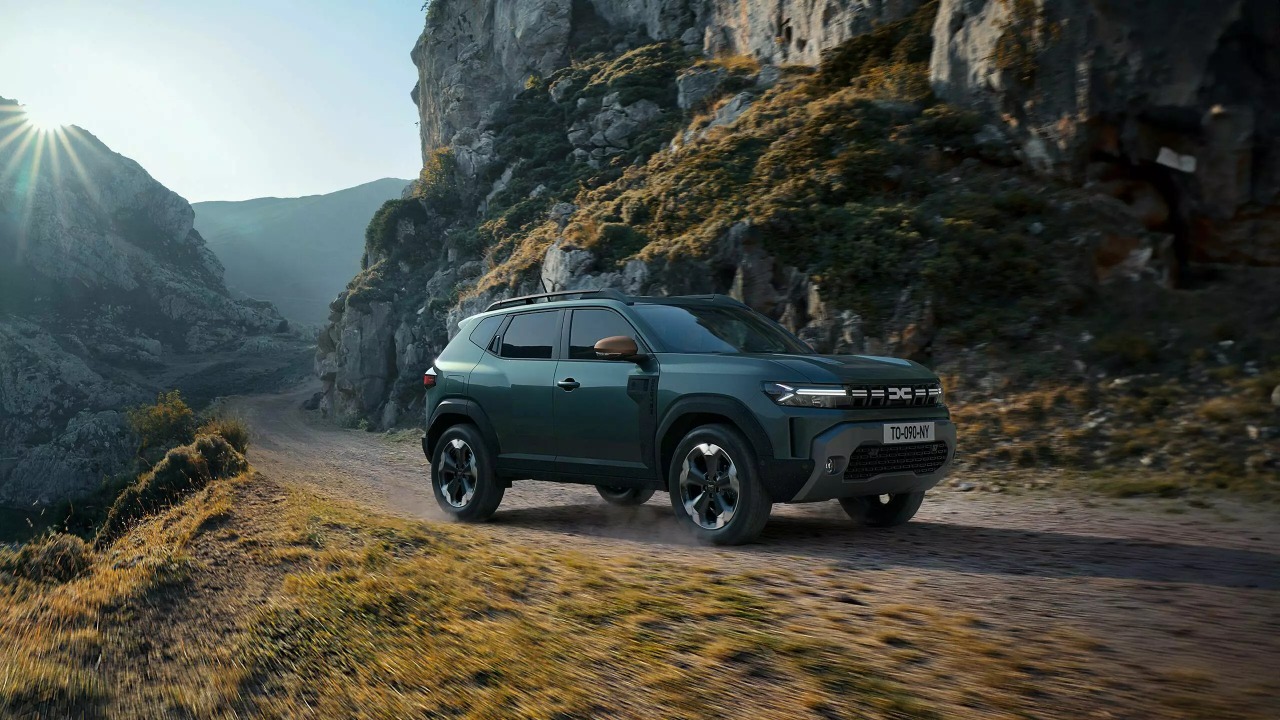 Mecânico coloca novo Renault Duster no elevador, olha por baixo da carroceria e se surpreende com a construção: “É um verdadeiro luxo pelo preço.”