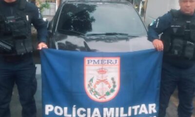 Polícia prende dupla em carro clonado que perseguia caminhão em Nova Iguaçu