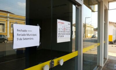 Agência bancária fechada em Bofete durante o feriado municipal de 9 de setembro.