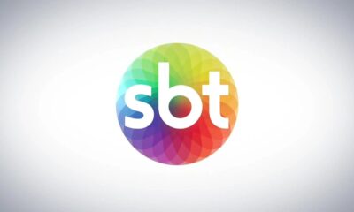 Logo da emissora SBT, com letras brancas dentro de um círculo colorido e vibrante