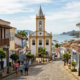 Fundada por açorianos em 1750, a cidade catarinense que transformou barro em tradição e preserva um teatro de 170 anos