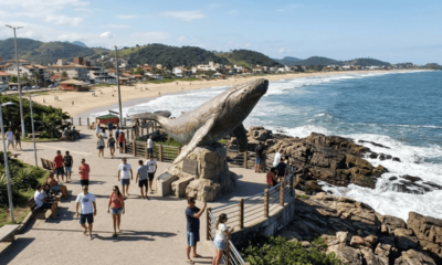 Uma lagoa apelidada de Coca-Cola, uma baleia de bronze e uma figueira centenária fazem desta cidade um destino fora do comum