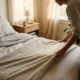 Especialistas em psicologia apontam: quem arruma a cama assim que acorda pode não estar só organizando o quarto, mas conquistando a primeira vitória do dia