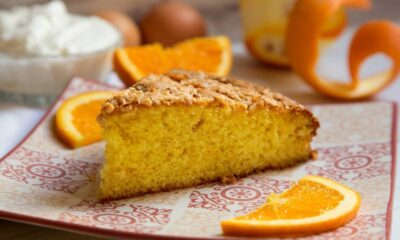 Bolo de laranja sem açúcar e sem trigo pronto em 50 minutos: receita fácil de uma tigela