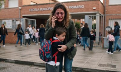 Mãe é ameaçada por escola após tirar filho com deficiência da aula para receber tratamento médico