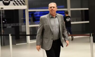 Osmar Stabile antes de Corinthians x Internacional pela Copa do Brasil — Foto: Marcos Ribolli