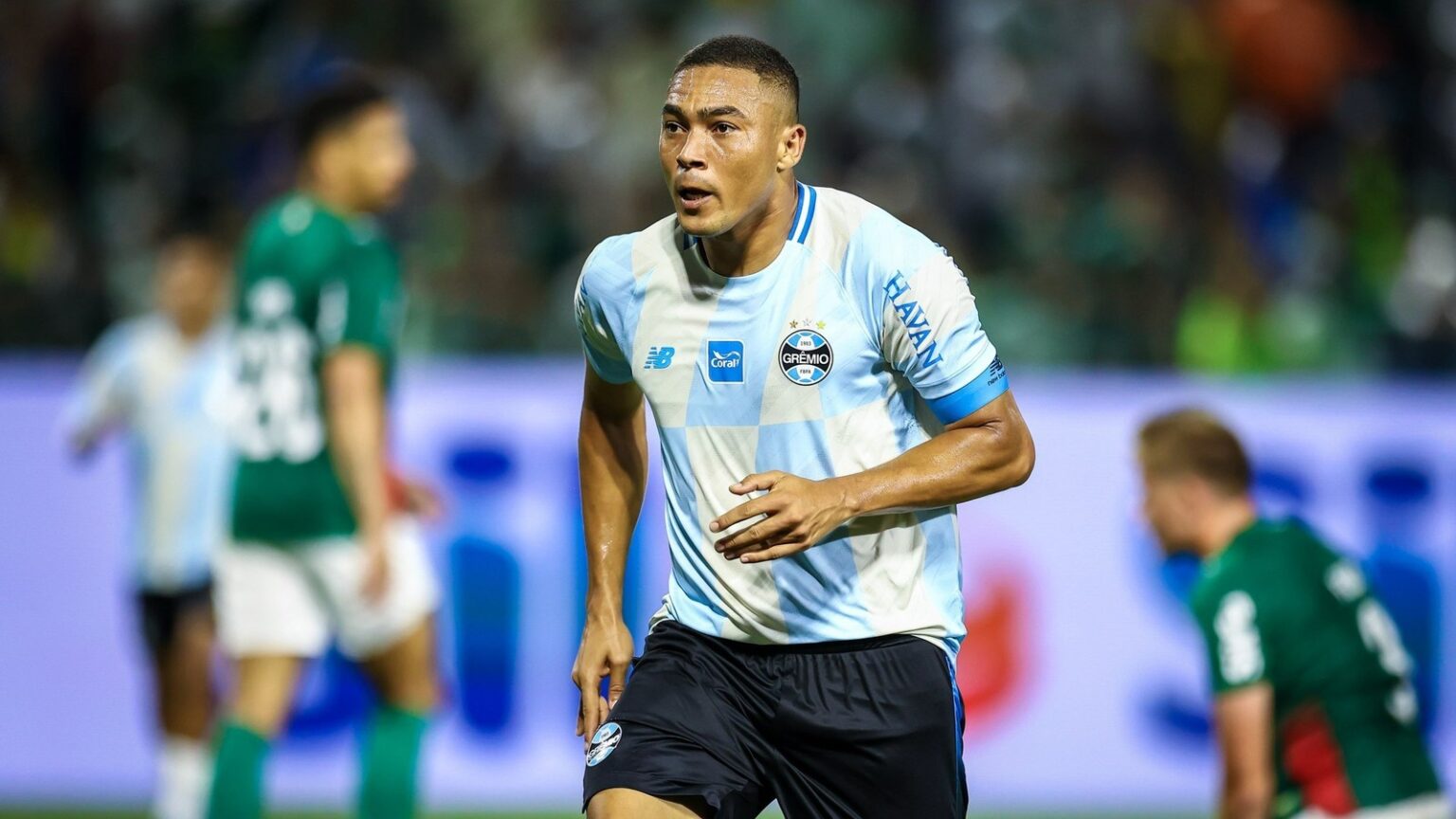Vasco negocia pré-contrato com Carlos Vinícius, artilheiro do Grêmio ...