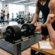Musculação começa a mudar o corpo antes do que você imagina e especialistas revelam quando os resultados aparecem