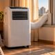 Família compra ar-condicionado portátil de R$ 2.500 para dormir melhor durante o verão e descobre, na primeira conta de luz, que o consumo de energia pode pesar mais do que imaginava