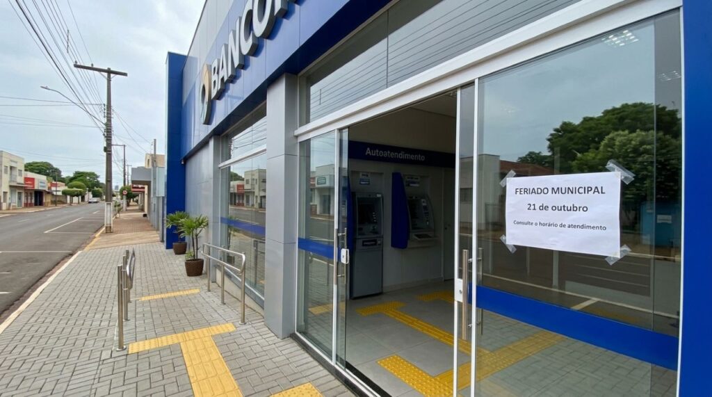 Autoridades confirmam feriado na quarta-feira, 21 de outubro, e bancos, escolas, repartições públicas e outros serviços podem ter funcionamento alterado