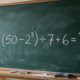 Só os mais atentos acertam de primeira sem usar calculadora: quanto é (50 − 2³) ÷ 7 + 6?