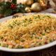 Chefs de cozinha afirmam: “Para o salpicão de Natal ficar cremoso e com a batata palha crocante, não misture todos os ingredientes horas antes de servir, mas deixe a finalização para o último momento”