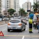 Motorista acha que ficar sem combustível é apenas um imprevisto, mas descobre que o CTB considera infração e pode render 4 pontos na CNH e até remoção do veículo