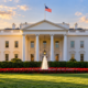 Construída no século XVII, a Casa Branca atravessou guerras, incêndios e mudanças na política norte-americana, passou por reconstruções e reformas estruturais e continua em Washington como um dos edifícios governamentais mais conhecidos do mundo, com salões históricos e uma arquitetura que se tornou símbolo da presidência dos Estados Unidos