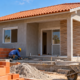 Profissionais da construção revelam quanto custa levantar uma casa de 50 metros quadrados e mostram como os gastos com fundação, alvenaria, cobertura e acabamento podem mudar o investimento necessário