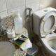 Nem vinagre nem bicarbonato: esse ingrediente pode ser mais eficaz para remover o calcário do vaso sanitário e das torneiras quando a crosta já está endurecida