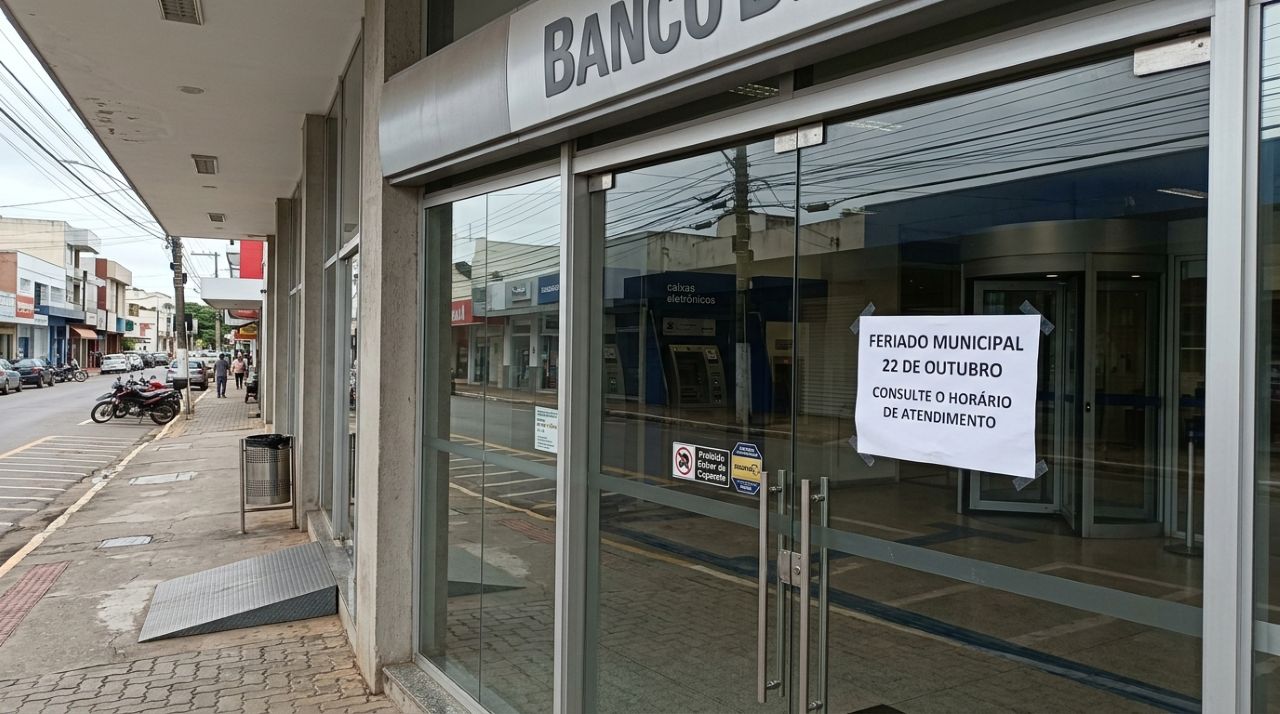 Nem todo mundo sabe, mas quinta-feira, 22 de outubro, será feriado confirmado por lei e pode alterar o funcionamento de bancos, escolas e comércio