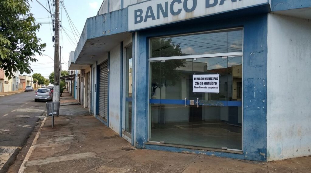 Feriado confirmado para segunda-feira, 26 de outubro: bancos, escolas e comércio podem ter funcionamento alterado e moradores devem ficar atentos