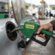 Posto coloca etanol em carro a gasolina por engano, motor funde na hora e empresa paga motor novo de R$ 22 mil e carro reserva por 30 dias