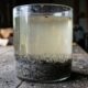 Misturar cinzas da churrasqueira com água e deixar decantar por 24 horas: para que serve a 'água de cinza' e como as avós usavam