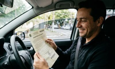 Motorista comete infração leve após 12 meses sem pontos, pede conversão e Justiça anula cobrança transformando a multa em advertência