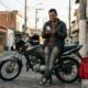 Motoboy usa o 13º para quitar a moto financiada em 48x e descobre quanto economiza de juros ao antecipar parcelas, um direito garantido pelo Código de Defesa do Consumidor