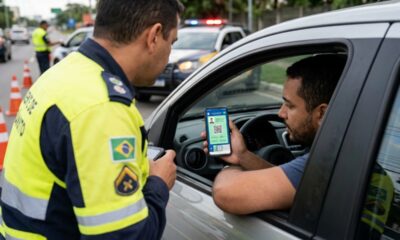 Motorista apresenta CNH digital durante blitz, agente recusa print da tela e ele descobre que a versão eletrônica só tem validade quando exibida pelo aplicativo oficial