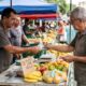 Um aposentado foi à feira com R$ 100, gastou R$ 28 em frutas e R$ 37 em verduras: quanto dinheiro sobra no bolso?