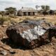 Em 1920, um agricultor atingiu algo duro com o arado e acabou descobrindo um meteorito de 60 toneladas que caiu na Terra há cerca de 80 mil anos