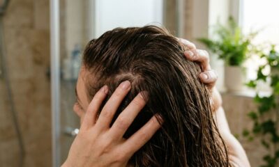 Dermatologistas concordam: “Uma massagem de 4 minutos por dia no couro cabeludo pode ajudar a deixar os fios mais grossos”