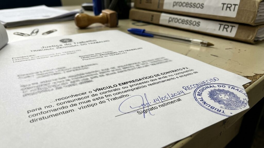 Profissional atua 3 anos como PJ cumprindo horário fixo e ordens diárias, processa a empresa e ganha R$ 85 mil em direitos trabalhistas da CLT
