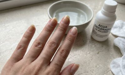 Deixar as unhas de molho em água morna com água oxigenada 10 volumes: para que serve a mistura e por que 10 minutos podem ajudar a clarear as unhas amareladas pelo esmalte
