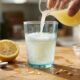 Misturar bicarbonato de sódio com suco de limão: para que serve e por que recomendam fazer