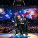 Stephen Hawking, cientista, sobre os limites: "Olhe para as estrelas, e não para os seus pés." Uma reflexão sobre manter a vista no que é grande mesmo nos dias difíceis