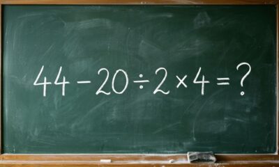Quem estudou matemática na escola deveria resolver: 44 − 20 ÷ 2 × 4