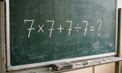 Nem todo mundo consegue chegar ao resultado certo de 7 × 7 + 7 ÷ 7 de primeira
