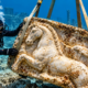 Mergulhadores encontram a 9 metros de profundidade um cavalo de 2.500 anos ligado ao colossal Templo de Zeus