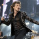 Aos 83 anos, Mick Jagger revela a lição do pai que o mantém se mexendo no palco até hoje