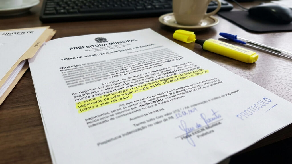 Motociclista cai em buraco não sinalizado na via pública, perde a capacidade de trabalhar e Justiça condena prefeitura a pagar R$ 120 mil