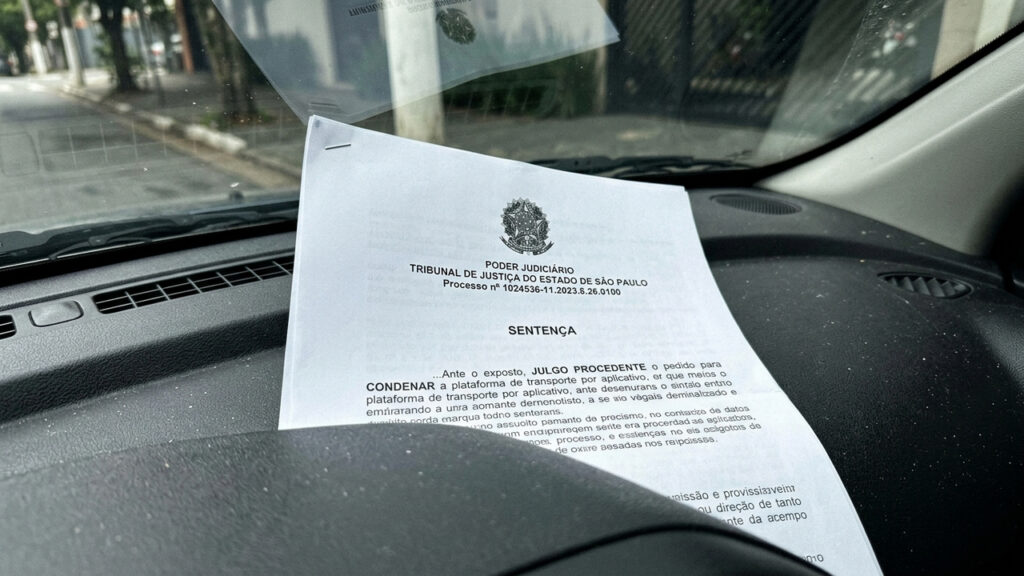 Motorista de aplicativo é assaltado por passageiro falso, perde carro de R$ 60 mil e Justiça condena plataforma por falta de segurança