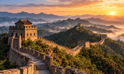 Construída na Antiguidade, a Grande Muralha da China atravessou guerras, dinastias e séculos de expansão territorial, deixou de cumprir sua antiga função defensiva e continua como uma das obras históricas mais impressionantes do mundo, com milhares de quilômetros de estruturas e uma história ligada à proteção das fronteiras chinesas