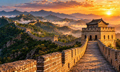 Construída por volta de 300 a.C., a Grande Muralha da China atravessou mais de 2.000 anos de história, recebeu novas fortificações durante diferentes dinastias e manteve seus grandes trechos de muralha como uma das principais marcas da China antiga