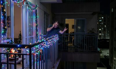 Vizinho instala enfeite de Natal com música na varanda até meia-noite e descobre o que diz a lei sobre perturbação do sossego