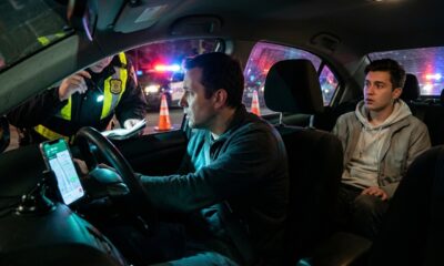 Passageiro viaja sem cinto no banco de trás de carro de aplicativo e motorista é multado em R$ 195 reais com perda de 5 pontos na CNH