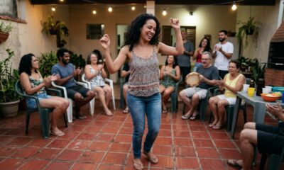 Psicólogos afirmam: “Quando a pessoa perde o medo de fazer papel de boba, ela pode ganhar mais espontaneidade, menos ansiedade e menos dependência da opinião dos outros”