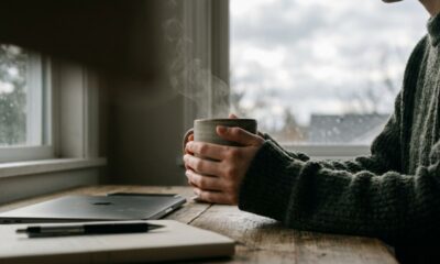 Especialistas em psicologia explicam: “Quem sente vontade de tomar café quando o dia está cinzento pode não buscar apenas cafeína, mas repetir um ritual associado a despertar e começar a rotina”