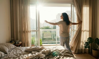 Especialistas em psicologia explicam: “Quem abre todas as cortinas assim que acorda pode não estar buscando apenas claridade, mas dando ao cérebro um dos principais sinais de que a noite terminou e o dia começou”